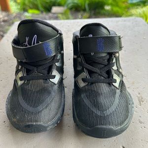 Nike Toddler Kyrie Infinity Black/Metallic/Silver/Concord 10C